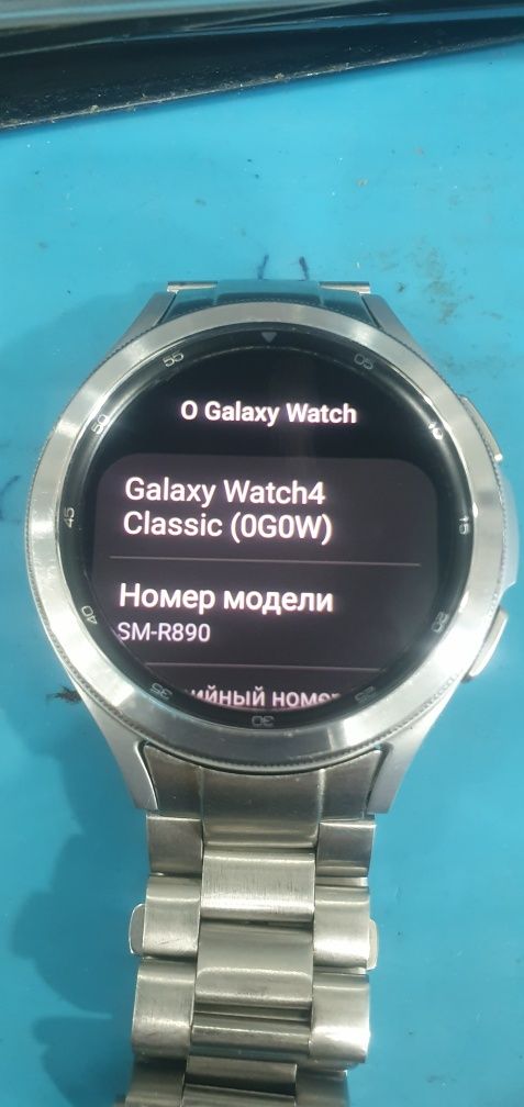 Продаю Samsung watch 4 с железным ремешком