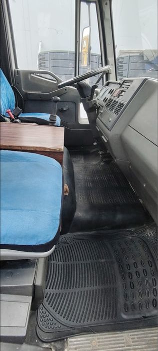 Iveco Eurocargo 7.5to basculabil trilateral cu macara 3to 68k km reali