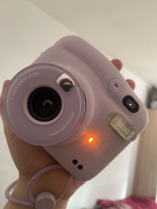 моментальный фотоаппарат Instax