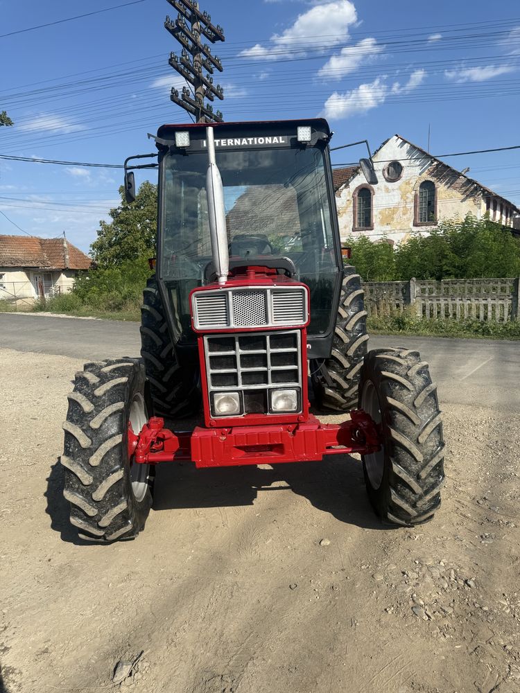 Vand sau schimb tractor Case International 645 ,4x4