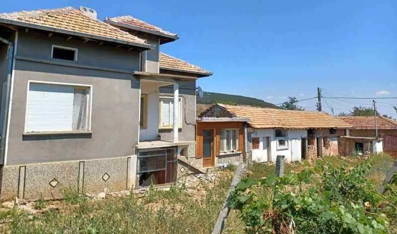 Продавам къща в село Вишовград