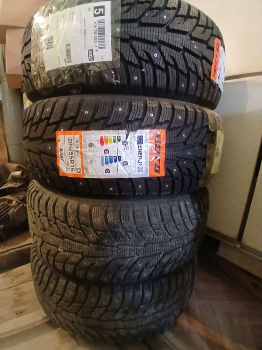 Продам шипованные резины R 16
