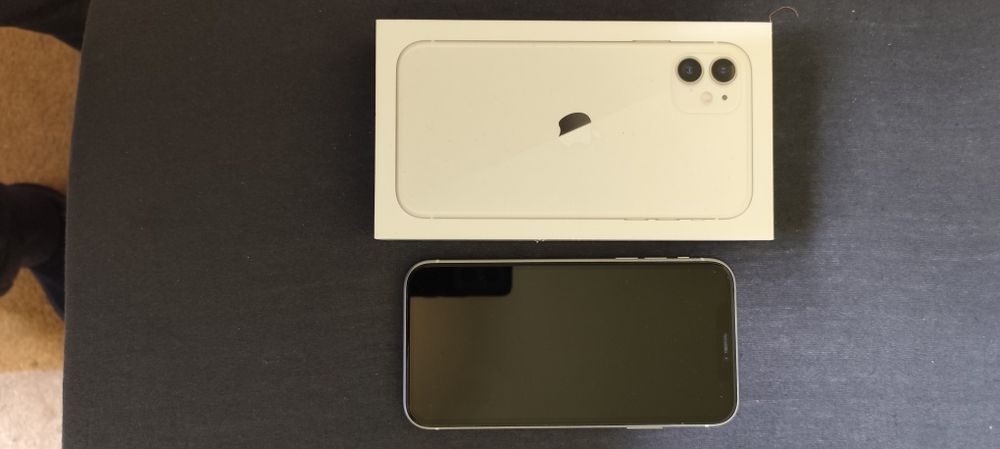 Vând iPhone 11 64 gb