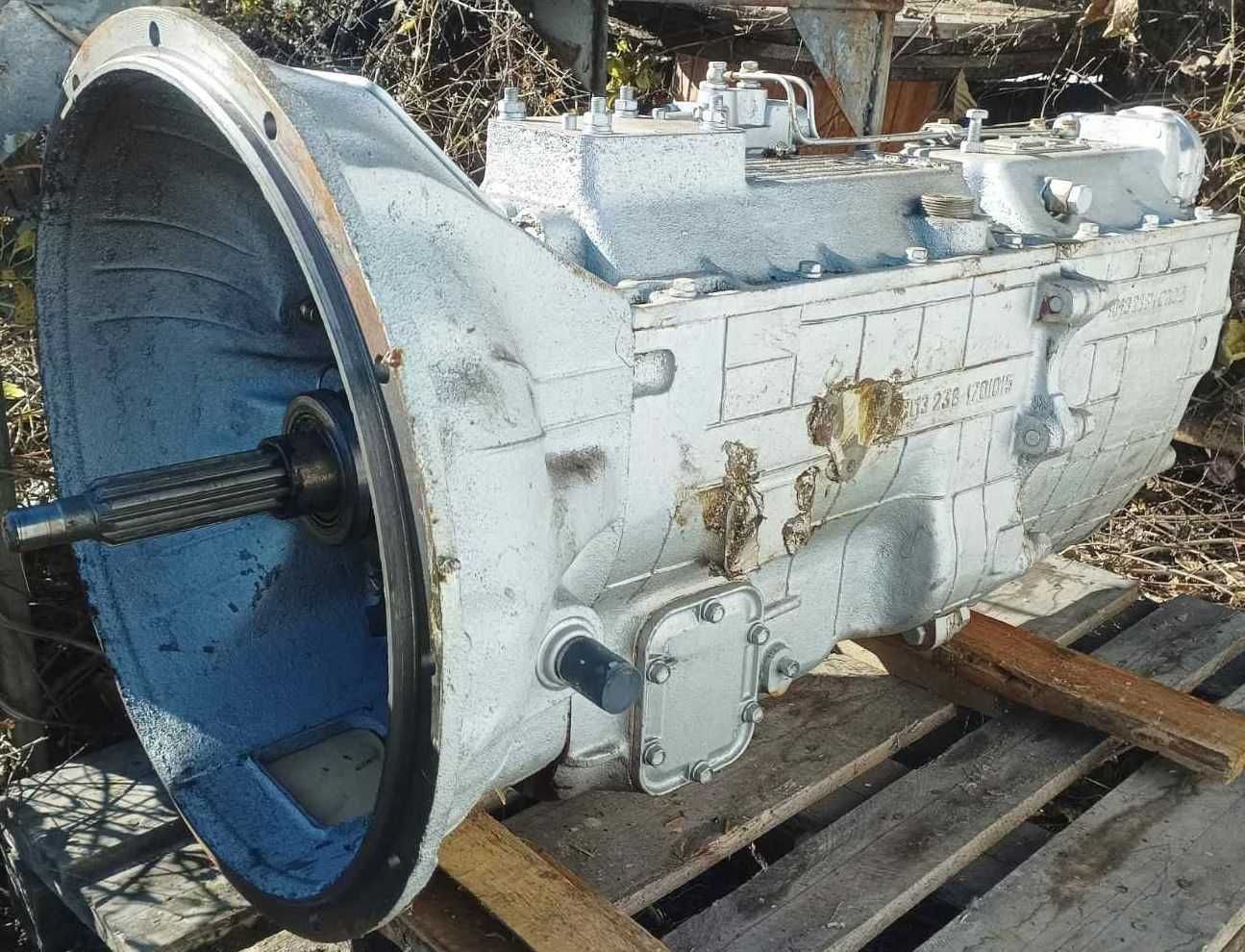 Двигател ЯМЗ 238 Д-1;ск.кутия ЯМЗ 238 А;части от ТАТРА 815;