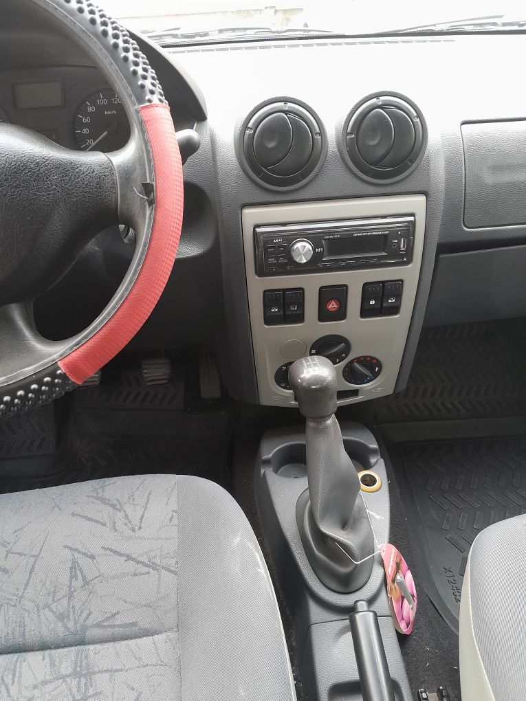 Autoturism Dacia Logan
