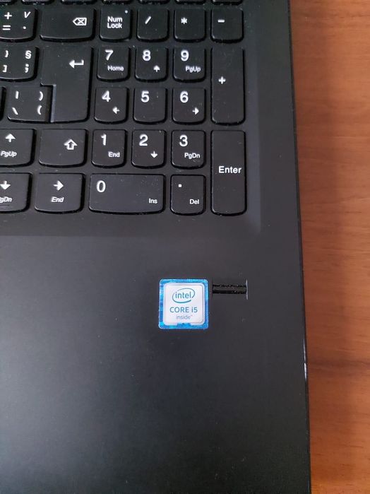 Продавам лаптоп Lenovo V310-15ISK