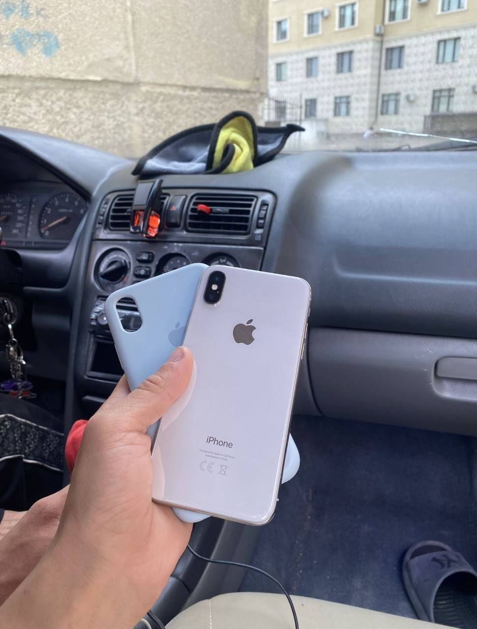 продается iphone X