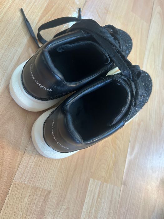 vând adidași alexander McQUEEN