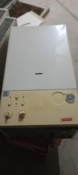 Centrala gaz  Ariston 24 plus calorifere