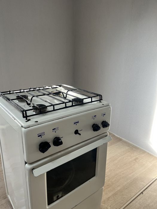 Продам газ плиту