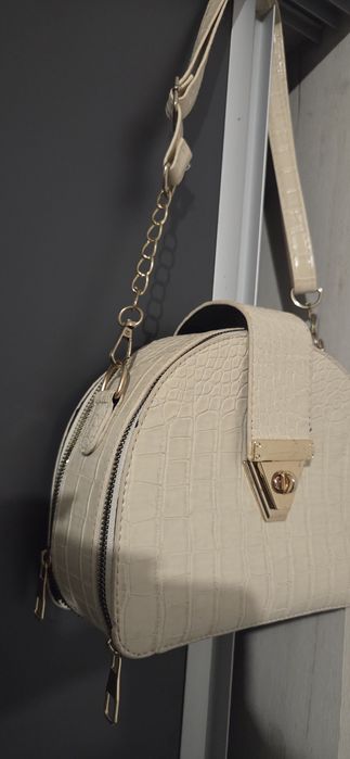 Бежова чанта, с два прегради