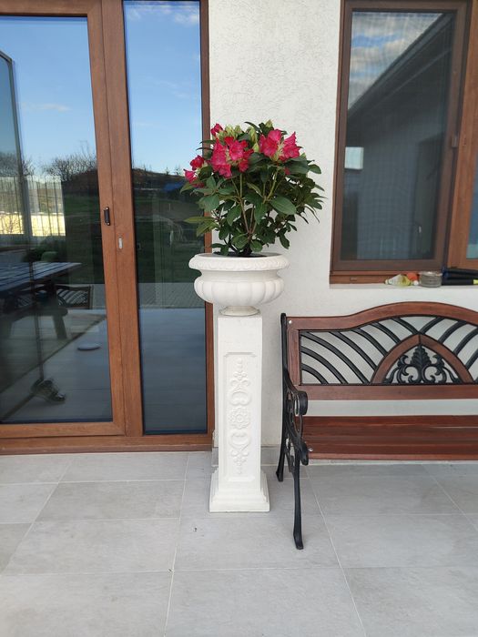 Ghivece, cismele, coloane romane alte decoratiuni din beton