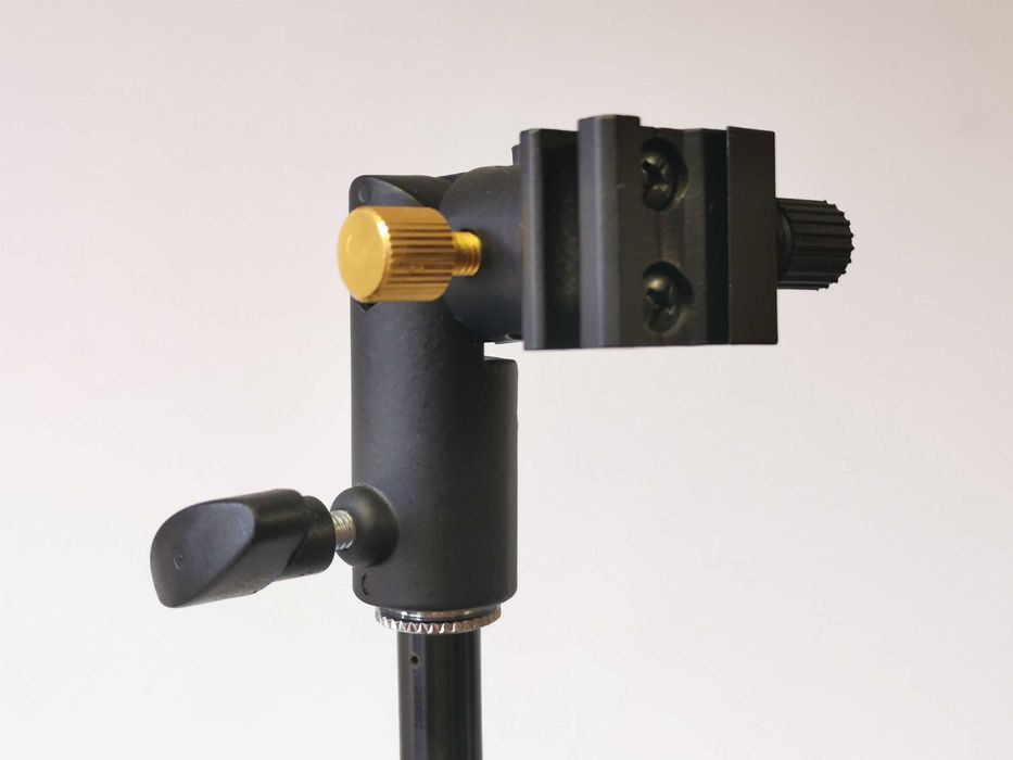 Neewer Type E (9638) държач за светкавица и чадър