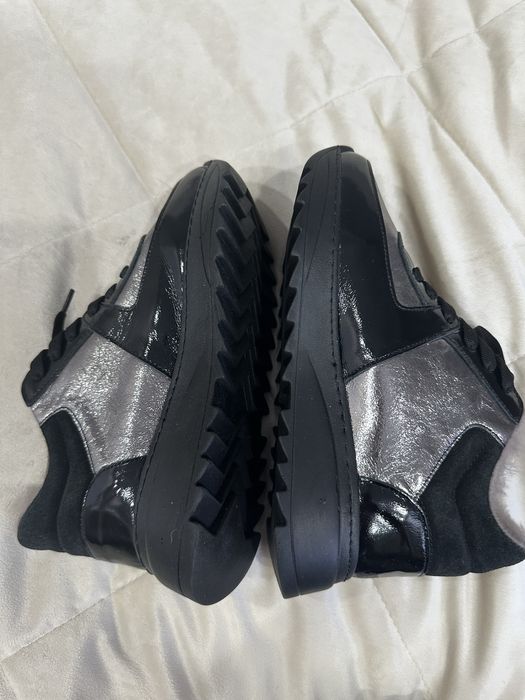 Продам зимние крассовки натуральные