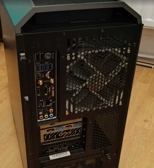 Vand PC AMD R7 5700X | 64GB DDR4 | B550 Wi-Fi | RTX 5070 | SSD 4 TB.