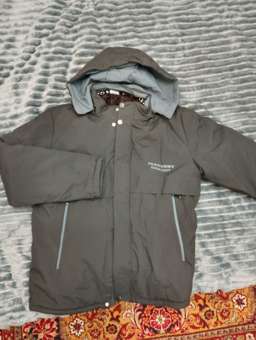 Продам куртку тёплую