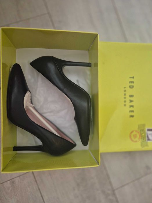 Черен ток Ted Baker модел Carliie