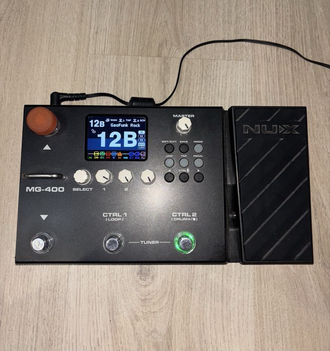 Гитарный процессор эффектов NUX MG-400.