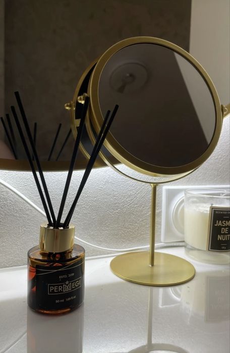 Настольное зеркало