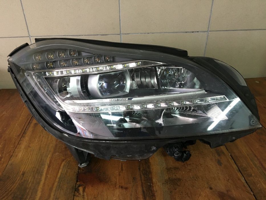 Mercedes Cls W218 far full led stanga dreapta faruri intelligent ils