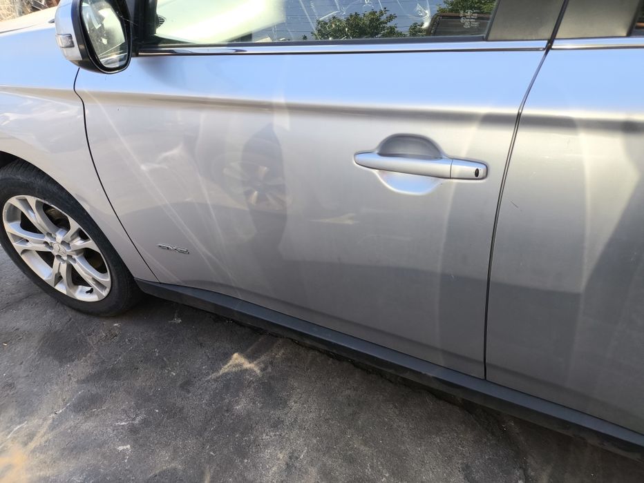 Врата за Mitsubishi Outlander