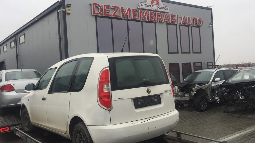 Dezmembram Skoda Roomster 1.2 benzina an fabr 2009
