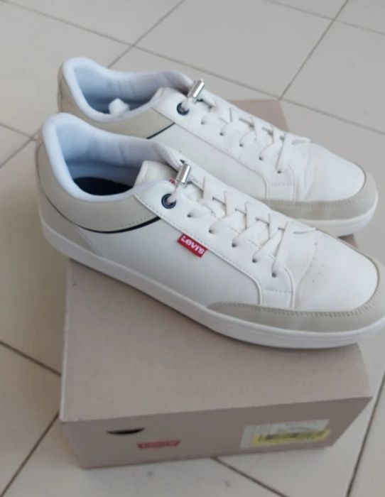 Adidasi barbati Levi's marime 40 si 41