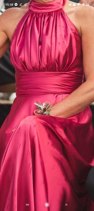 Дълга официална сатенена рокля