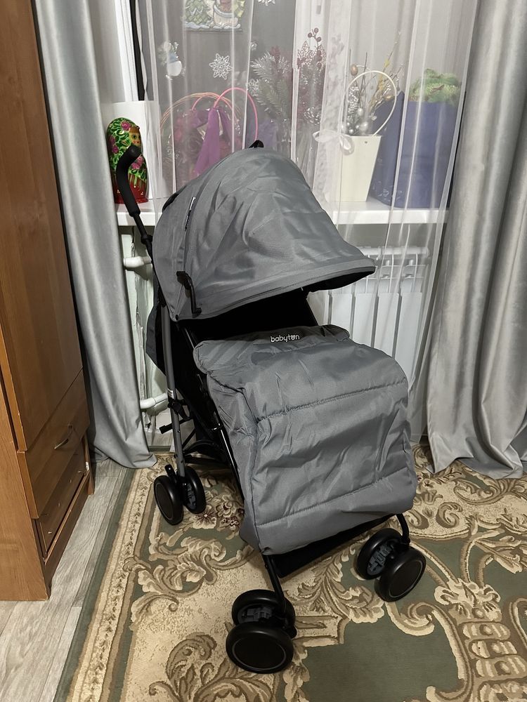 Продам прогулочную коляску