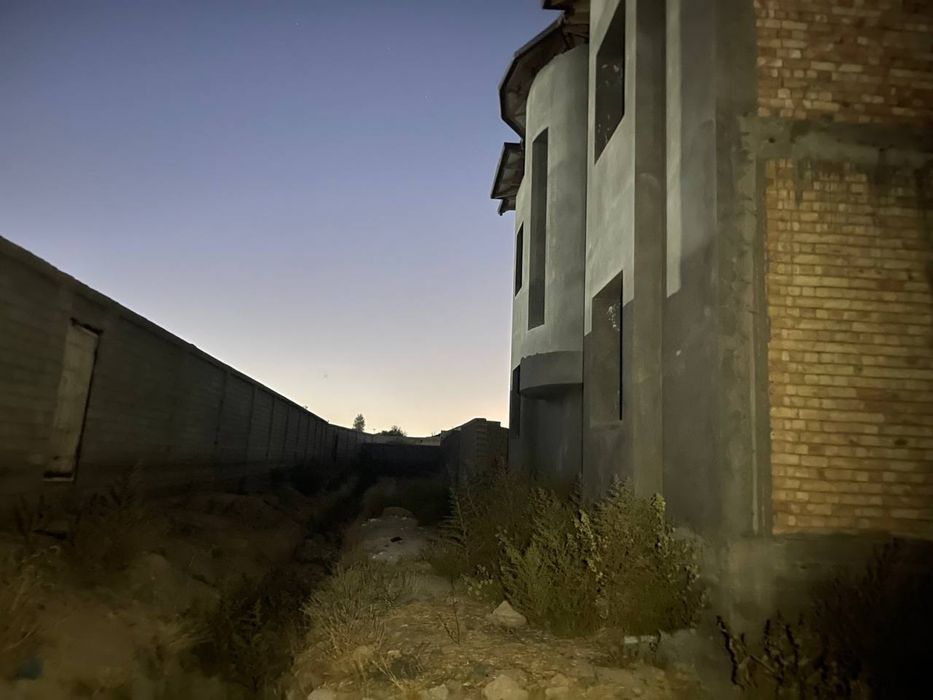 Uchastka sotiladi manzil: sergeli tumani honobod maxlasi 3.3 sotix