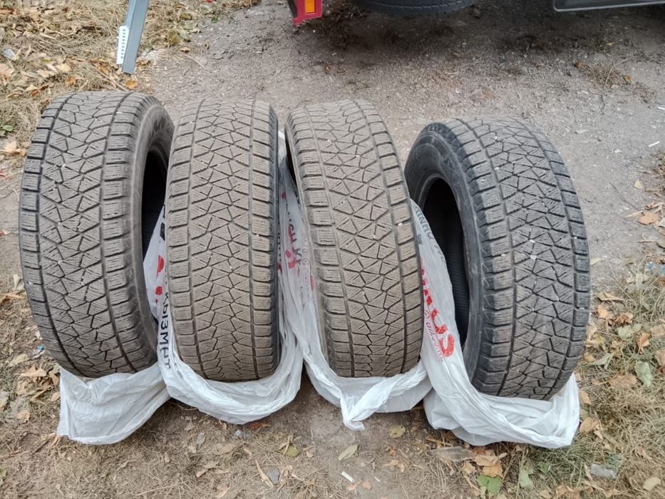 Продам колесо 225,65,R17