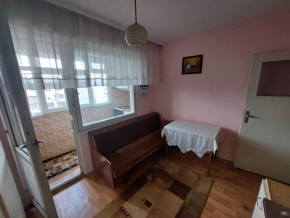 Дава се под наем Двустаен апартамент в Бургас, Меден рудник - зона А - 69 кв.м за 102 € - Снимка #3