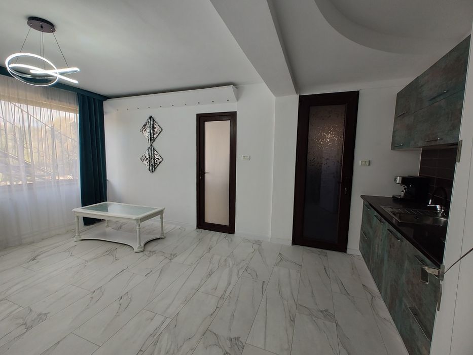 Spațiu birou apartament 3 camere, artera principală, cu parcare