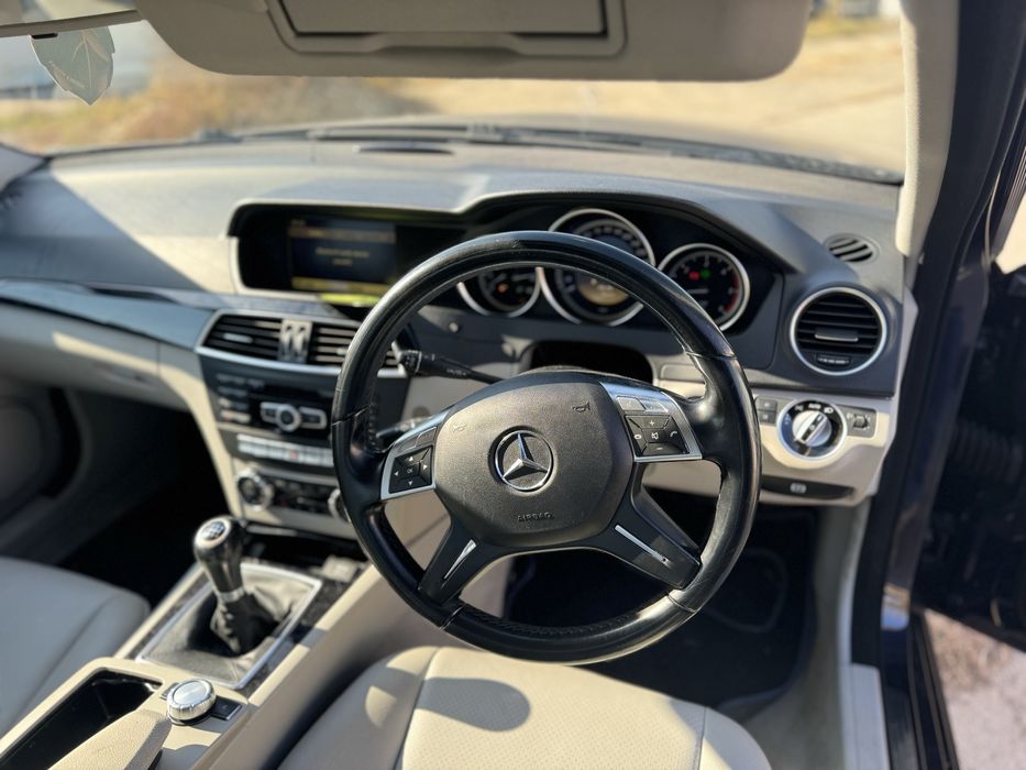 Dezmembrez Mercedes C220 facelift w204