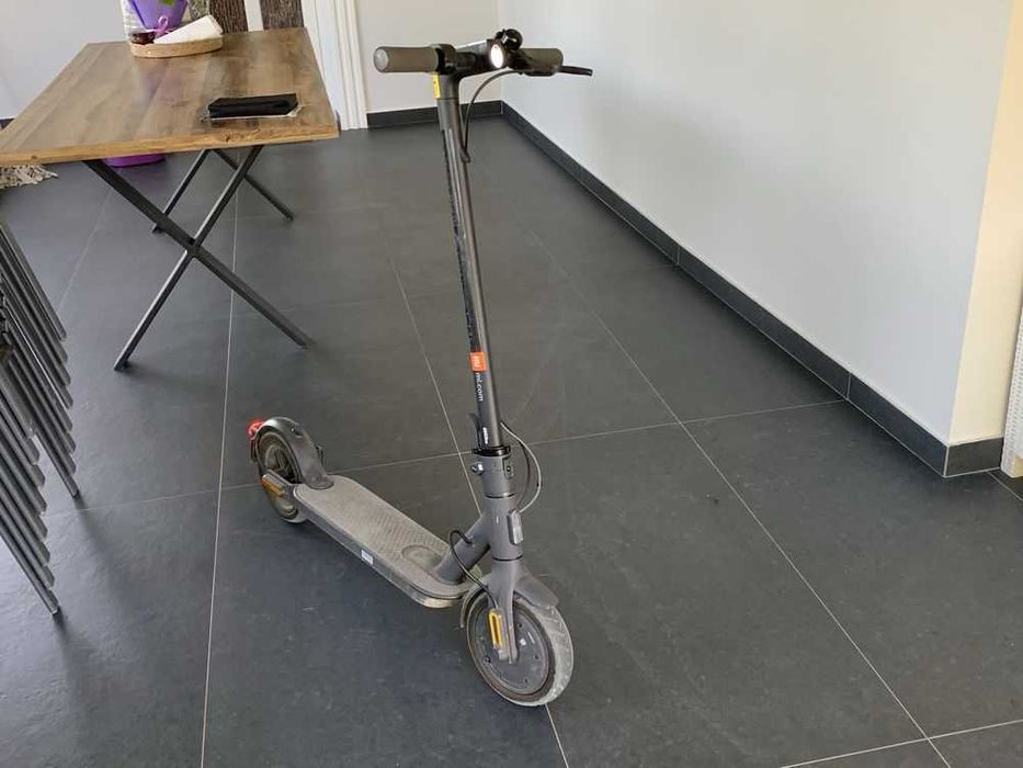 Vând trotinetă elecrică