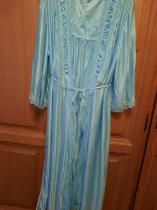 Cămașă de noapte și halat mărimea 46-48