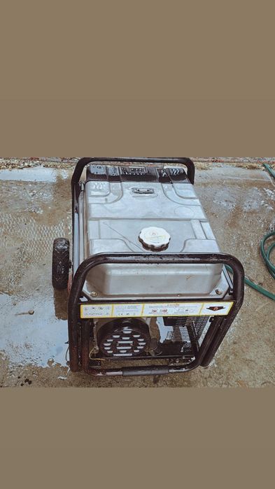 Generator trifazic 9,3 kw pornire la cheie