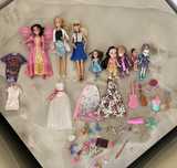 Papusa Barbie Set 3 buc + accesorii