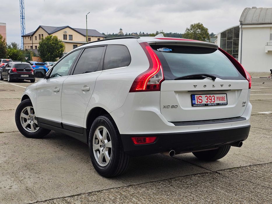 Volvo XC60 4x4 2011 2.4 D4 163 CP euro 5 automata / RATE fara avans