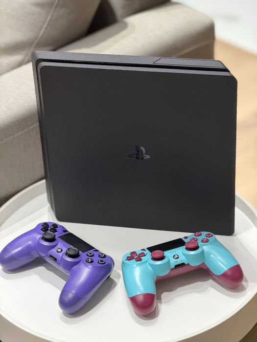Продам Play Station 4 Slim + игры