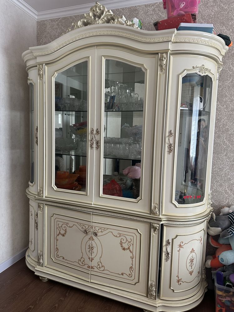 Продается  гарнитур в зал .