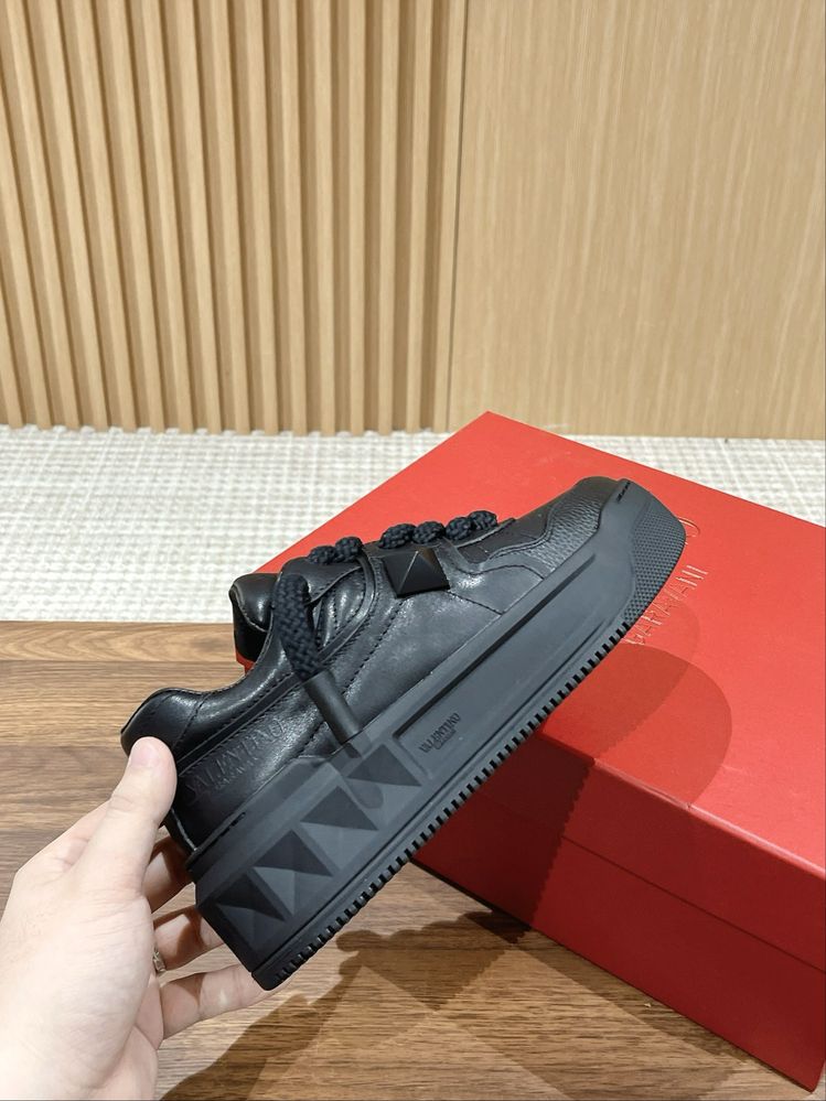 Adidasi Valentino Calitate Premium