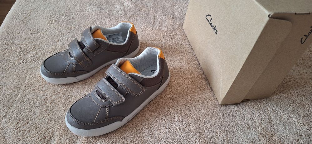 НОВИ, 28 н-р, КОЖЕНИ маратонки Clarks, момче/момиче