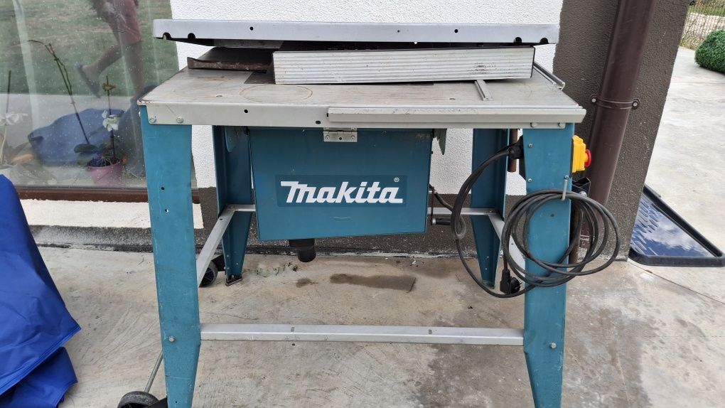 Употребяван Настолен циркуляр с плот Makita 2712, 2000 W, Ø 315 мм

98