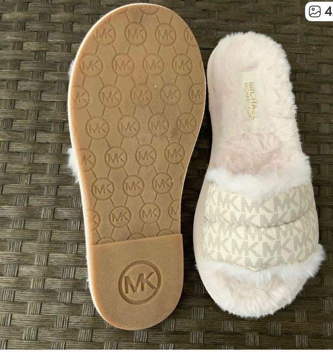 MICHAEL KORS MK Logo Ivory Bone
Faux Fur Slides Slippers Shoes