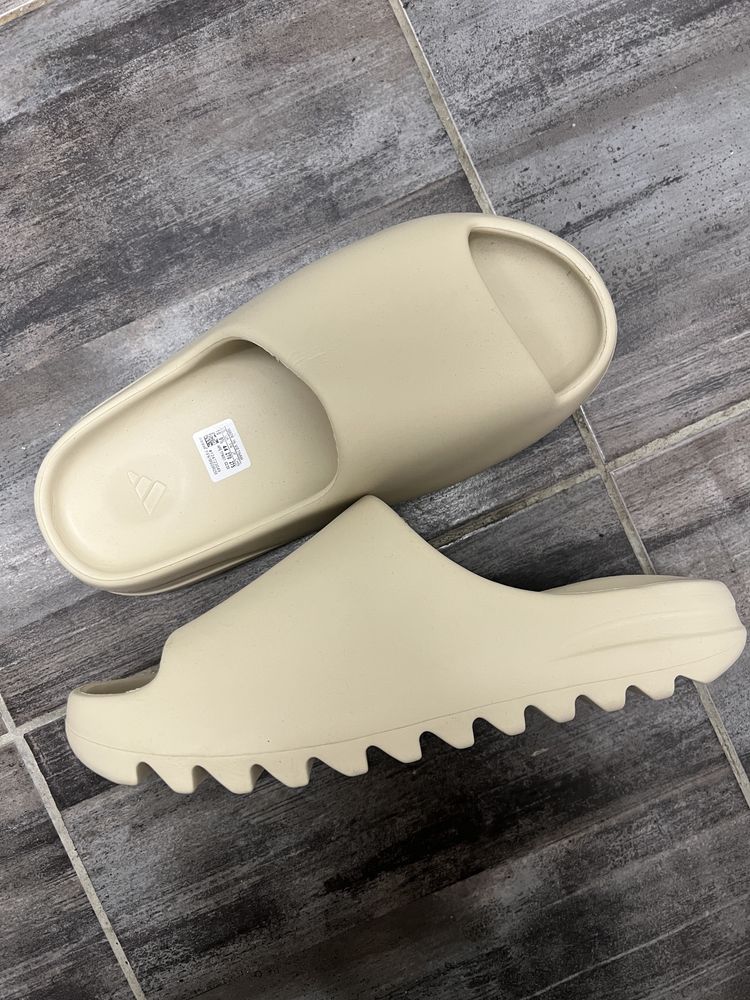 Yeezy slides bone white 44