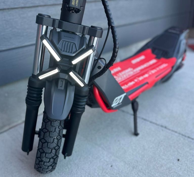 Trotineta Segway ZT3