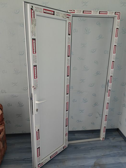 PVC врата на марката Hummer