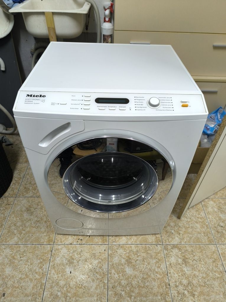 Пералня Miele W6544WPS - 8кг. 1400об. инверторна.