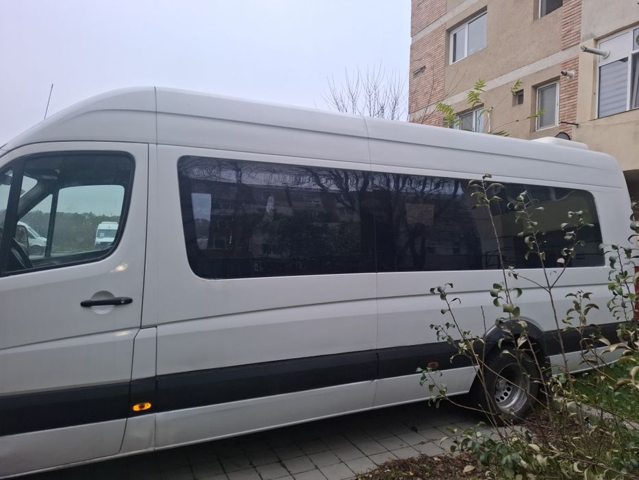 Microbuz transport persoane